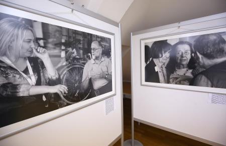 RAZSTAVA FOTOGRAFIJ JANEZA BOGATAJA 05 FOTO LJUBO VUKELIČ